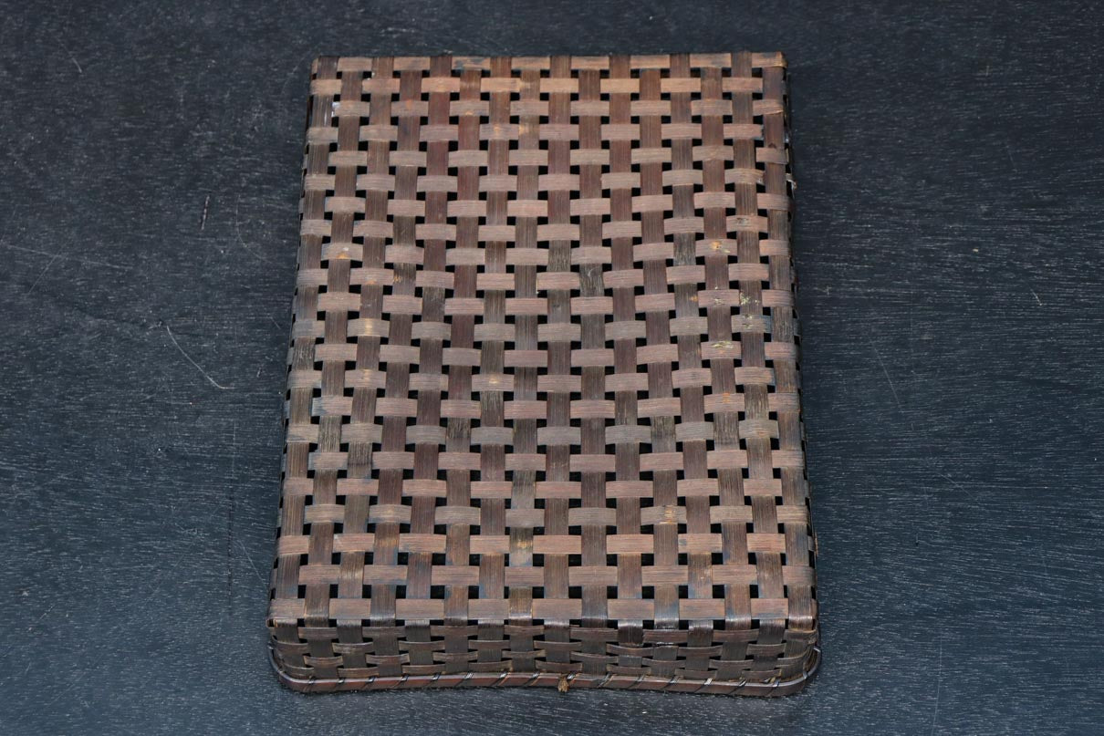 艶やかさを増した古色の色合いが素敵な竹編みの文入　DC8031