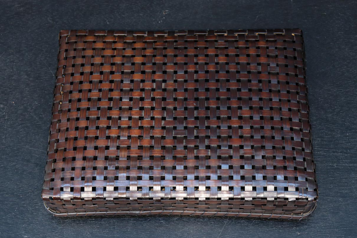 艶やかさを増した古色の色合いが素敵な竹編みの文入　DC8031