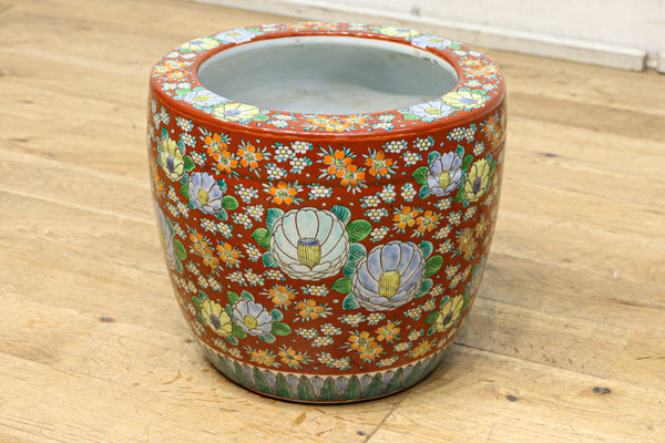 大きな花模様が華やかな中型火鉢　DC8032