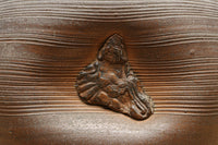 味わい深いシルエットの重厚な壺　DC8033