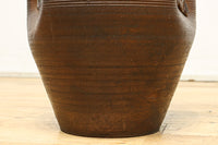 味わい深いシルエットの重厚な壺　DC8033