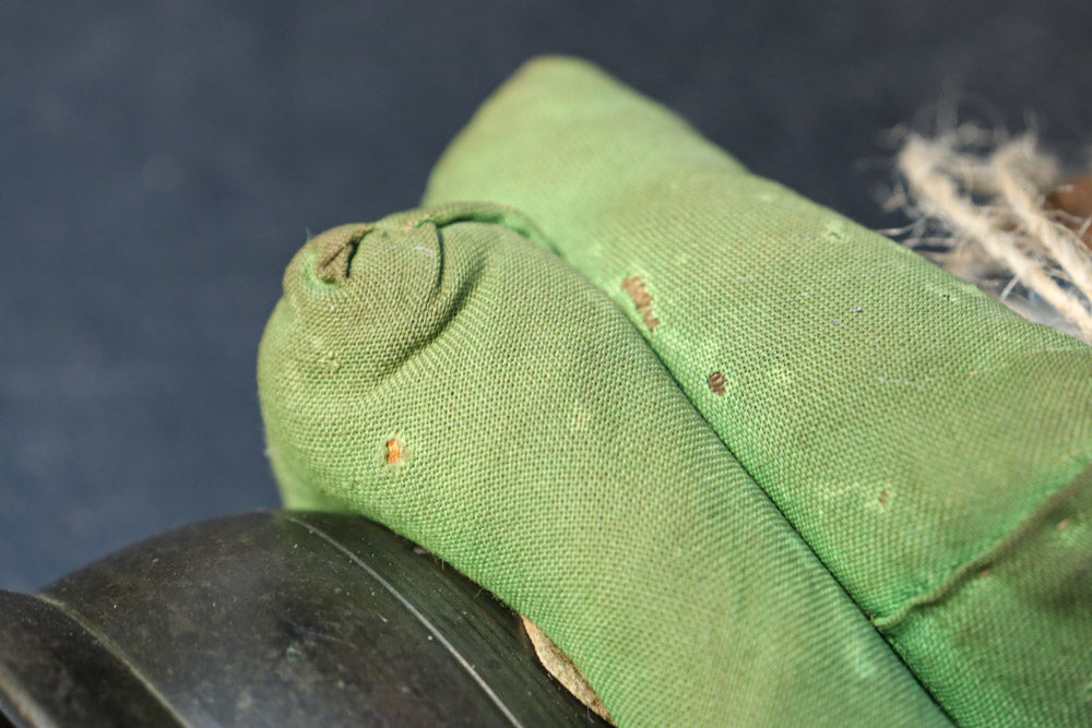 2種類の布団で味わいある仏具の携帯用おりん　DC8063ab　在庫(a:1 b:1)個