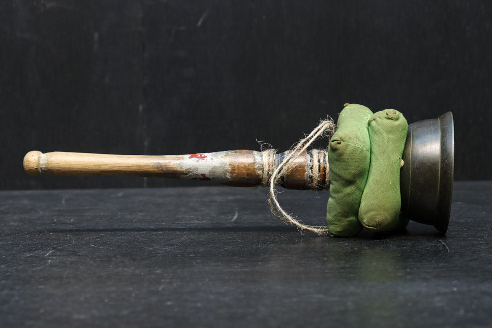 2種類の布団で味わいある仏具の携帯用おりん　DC8063ab　在庫(a:1 b:1)個