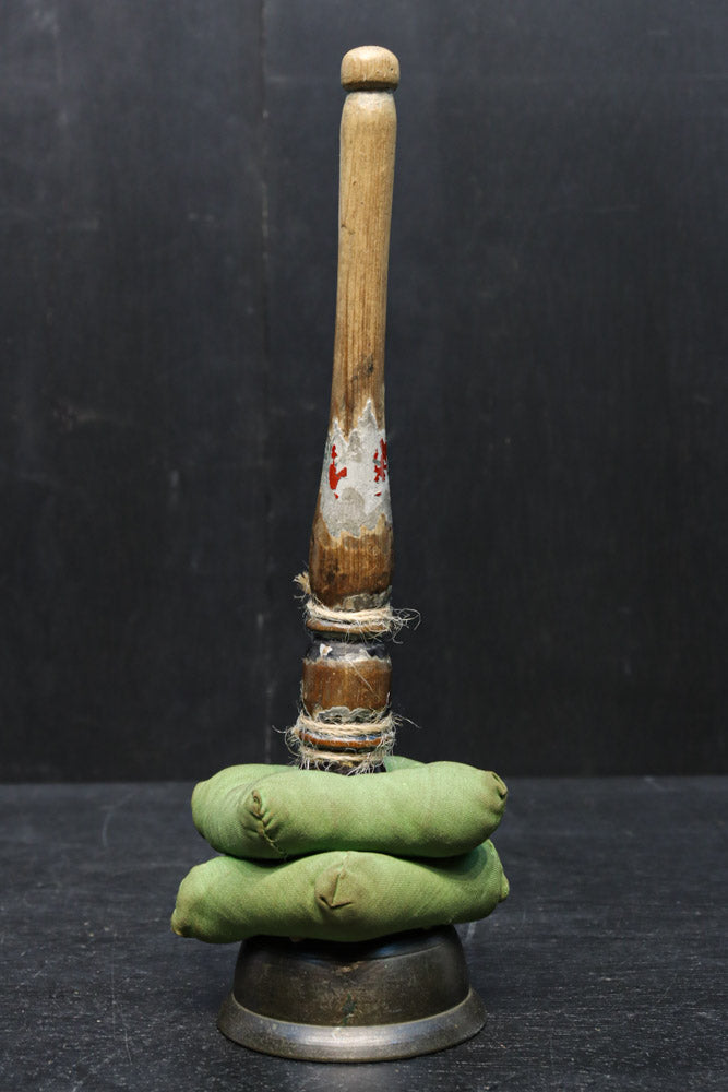 2種類の布団で味わいある仏具の携帯用おりん　DC8063ab　在庫(a:1 b:1)個