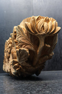 菊の花が美しく咲き誇る彫刻梁飾り　DC8074a