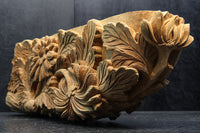 菊の花が美しく咲き誇る彫刻梁飾り　DC8074a