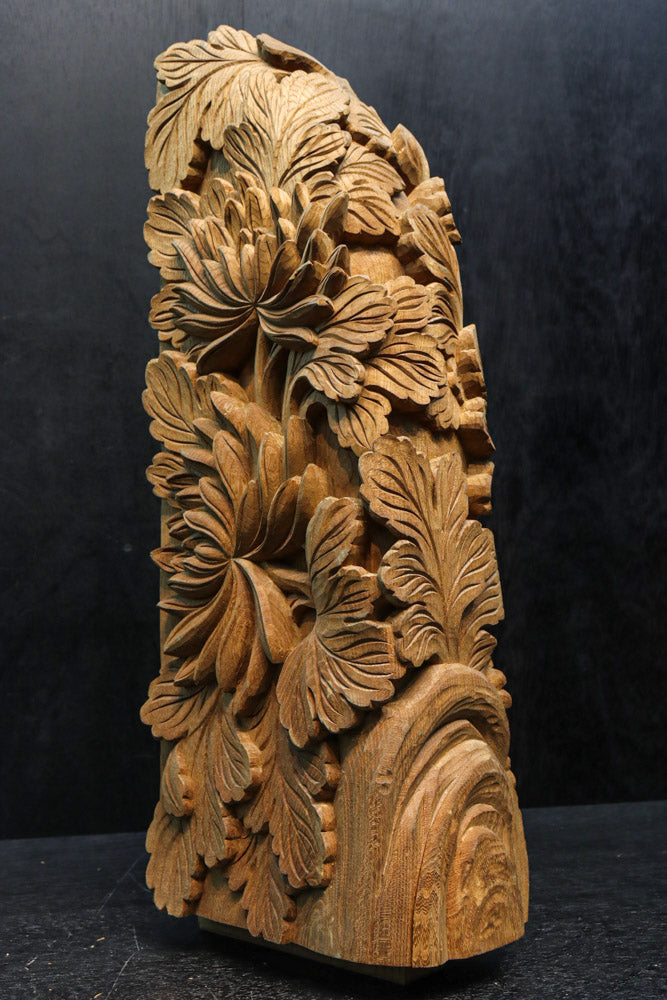 菊の葉と花が細やかに彫り描かれた彫刻梁飾り　DC8074bc　在庫(b:1 c:1)枚