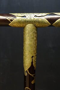 極上!! 黒漆に蒔絵が絢爛優美な組み立て式衣桁　DC8077