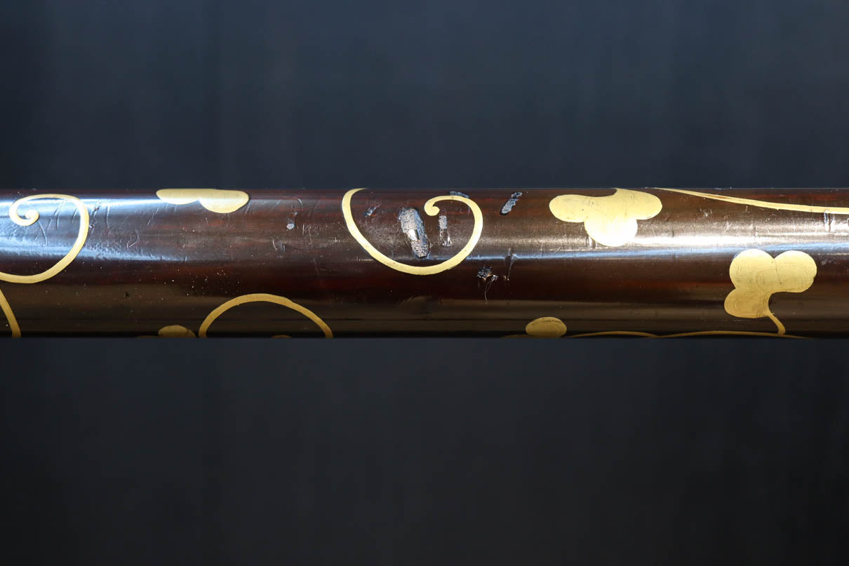 極上!! 黒漆に蒔絵が絢爛優美な組み立て式衣桁　DC8077