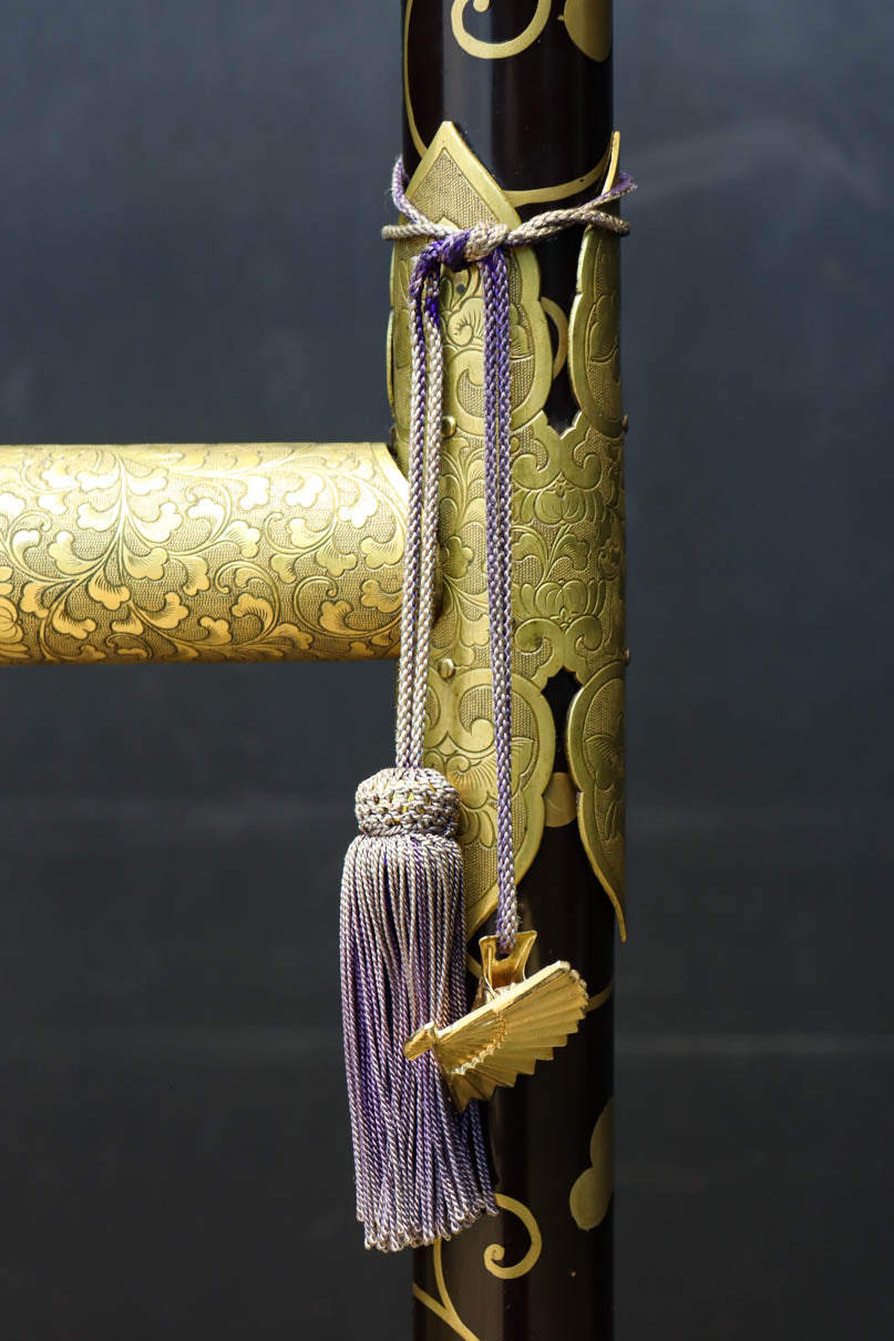 極上!! 黒漆に蒔絵が絢爛優美な組み立て式衣桁　DC8077