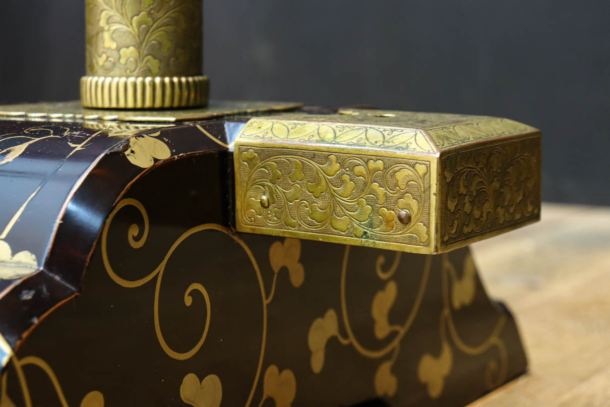 極上!! 黒漆に蒔絵が絢爛優美な組み立て式衣桁　DC8077