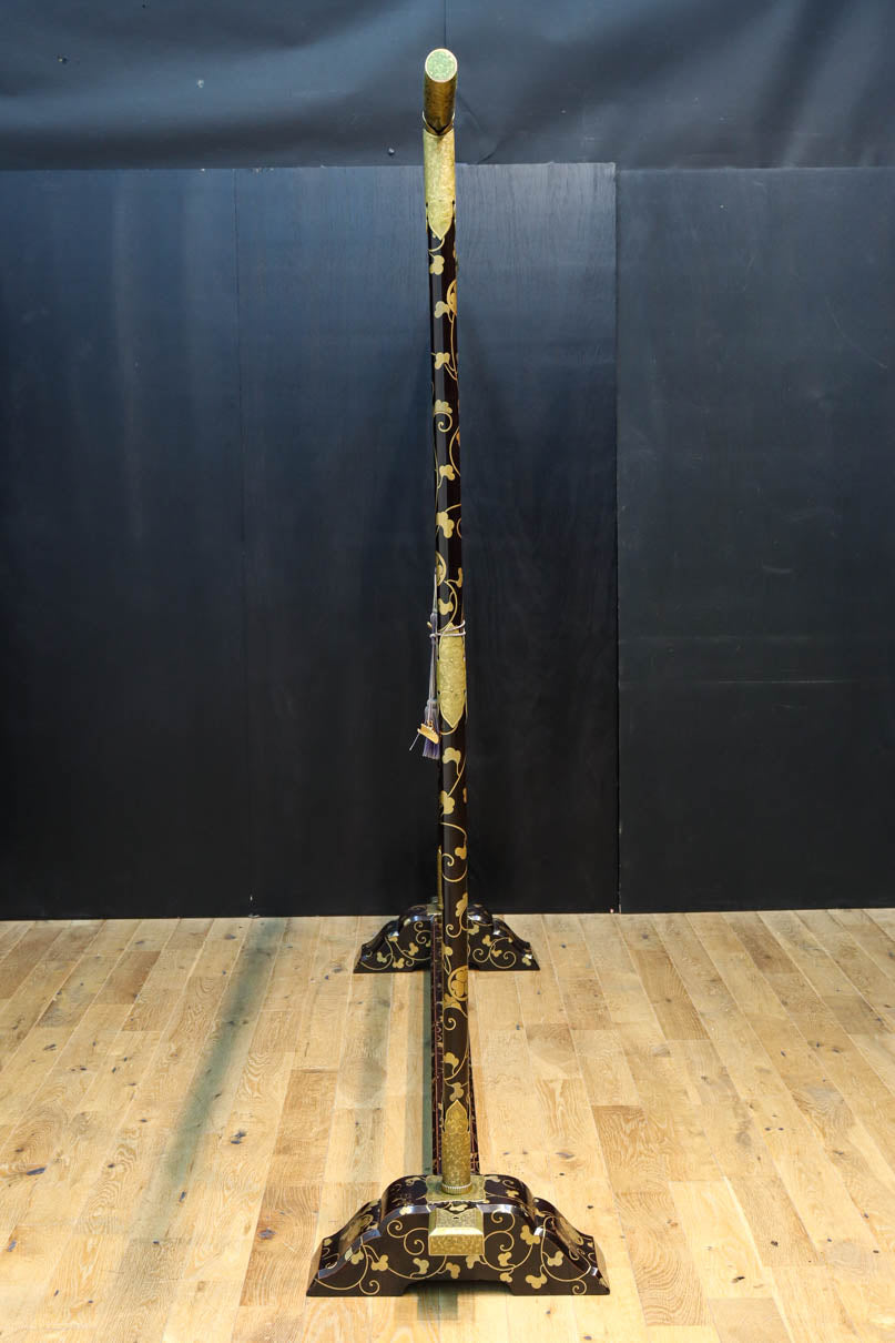 極上!! 黒漆に蒔絵が絢爛優美な組み立て式衣桁　DC8077