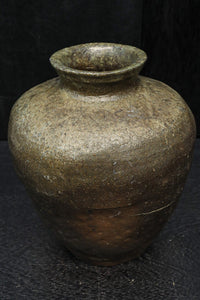 時代を重ねた味わいある壺型の花器　DC8078