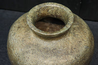 時代を重ねた味わいある壺型の花器　DC8078