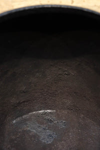 小槌や松の絵柄で縁起を担ぐ小さめサイズの消壺　DC8084