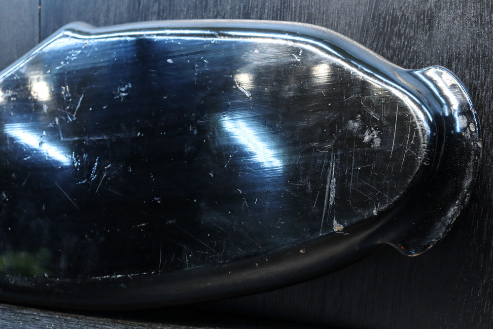 鯉をモチーフにした朱漆の長盆　DC8089