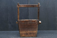 古色の風合い溢れる持ち手付き(折畳み式)炭入れ　DC8094