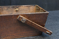 古色の風合い溢れる持ち手付き(折畳み式)炭入れ　DC8094