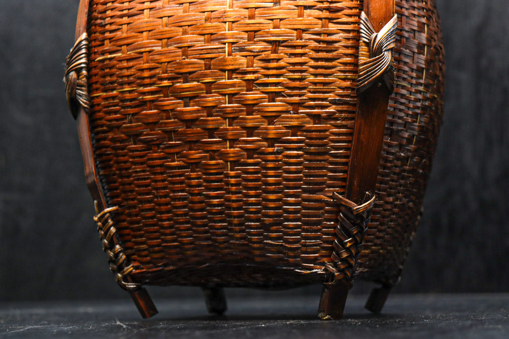 自然の風合いが趣きを感じさせてくれる花カゴ　DC8095