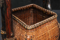 自然の風合いが趣きを感じさせてくれる花カゴ　DC8095