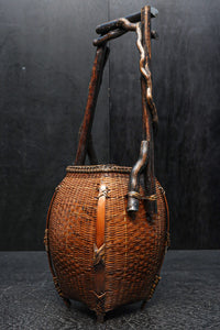 自然の風合いが趣きを感じさせてくれる花カゴ　DC8095