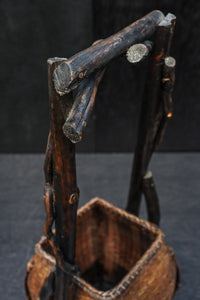 自然の風合いが趣きを感じさせてくれる花カゴ　DC8095