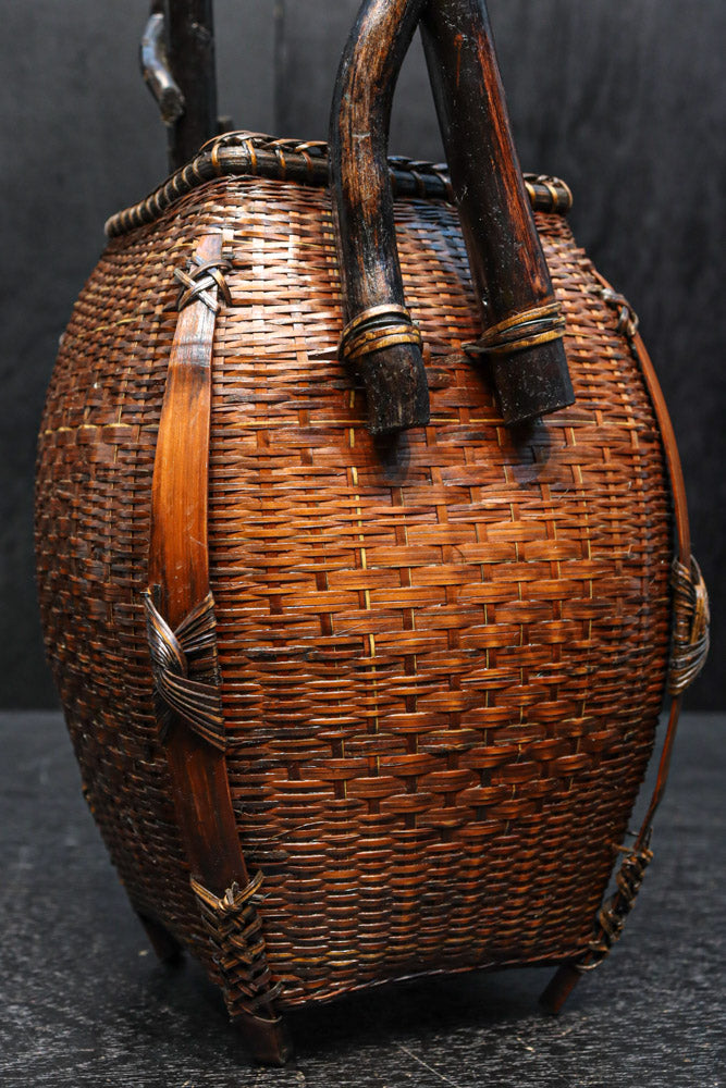 自然の風合いが趣きを感じさせてくれる花カゴ　DC8095