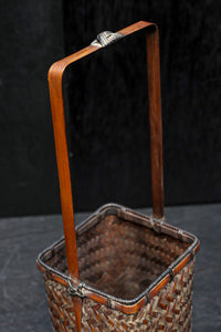 角カゴのすっきりとしたデザインの花カゴ　DC8096