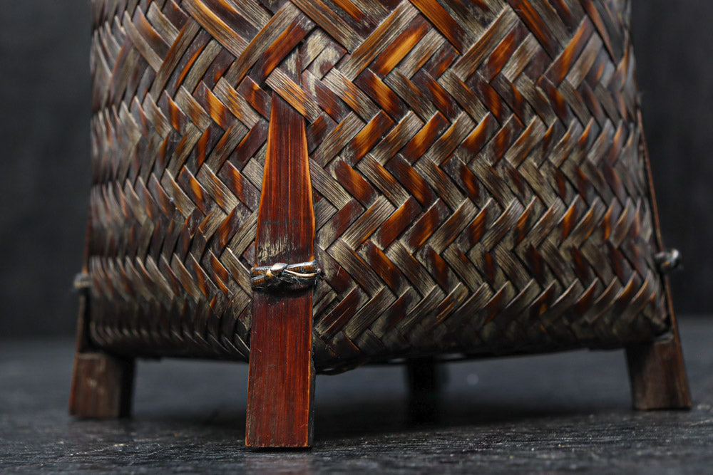 角カゴのすっきりとしたデザインの花カゴ　DC8096