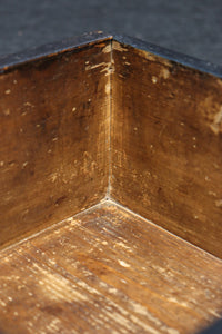 古色の色合いで味わいある帯鉄縁作りの角型マス　DC8097ab　在庫(a:0 b:1)個