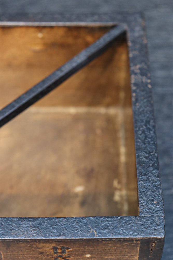 古色の色合いで味わいある帯鉄縁作りの角型マス　DC8097ab　在庫(a:0 b:1)個