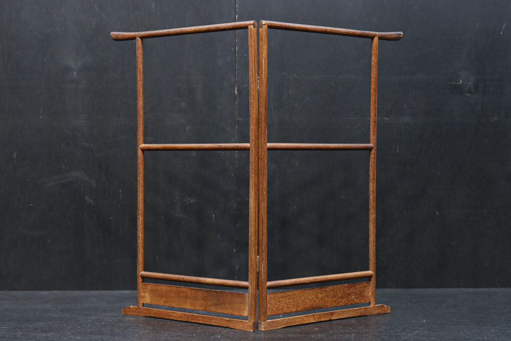 古色の味わいある手ぬぐい掛け　DC8101