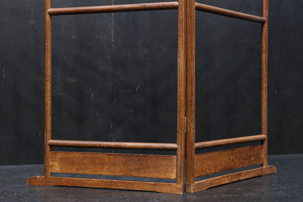 古色の味わいある手ぬぐい掛け　DC8101