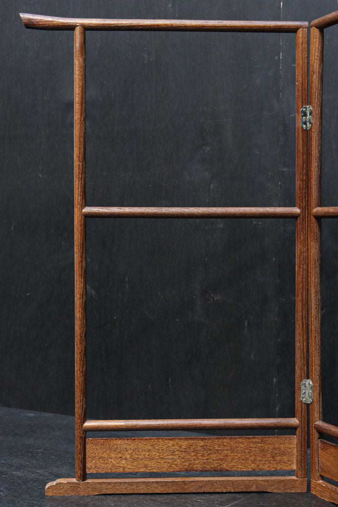 古色の味わいある手ぬぐい掛け　DC8101