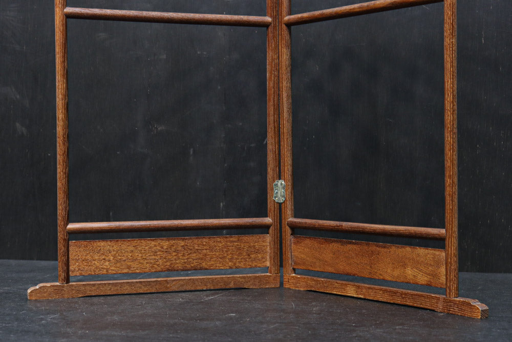 古色の味わいある手ぬぐい掛け　DC8101