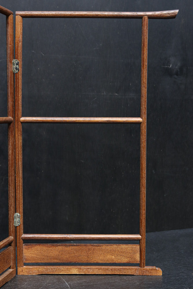 古色の味わいある手ぬぐい掛け　DC8101