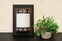 菊菱装飾金具で和の風情ある玄関灯(台座付き)　DC8102