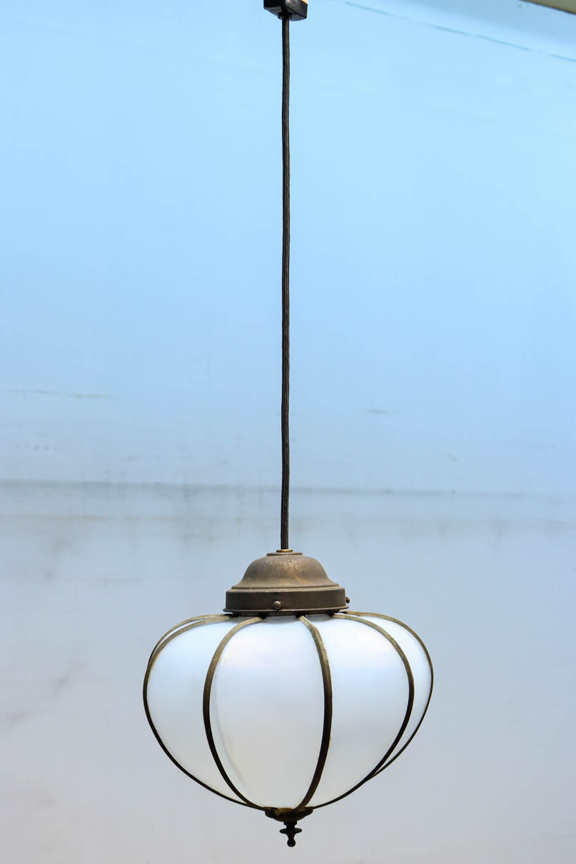 鬼灯型の上品な笠が趣きある電笠　DC8104