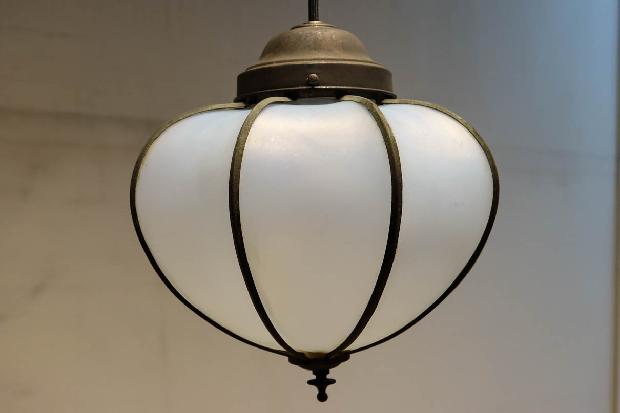 鬼灯型の上品な笠が趣きある電笠　DC8104