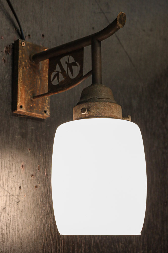 梅の透かし模様で和の趣きあるブラケット　DC8107