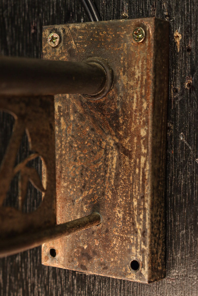 梅の透かし模様で和の趣きあるブラケット　DC8107