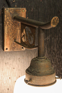 梅の透かし模様で和の趣きあるブラケット　DC8107