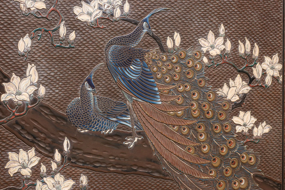 極上!! 雅な色彩で孔雀と鷹を描いた気品漂う衝立　DC8109