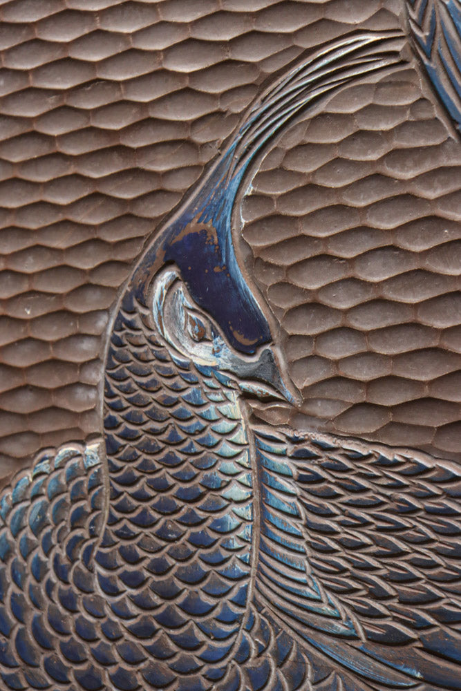 極上!! 雅な色彩で孔雀と鷹を描いた気品漂う衝立　DC8109