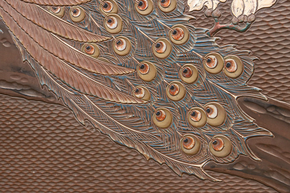 極上!! 雅な色彩で孔雀と鷹を描いた気品漂う衝立　DC8109