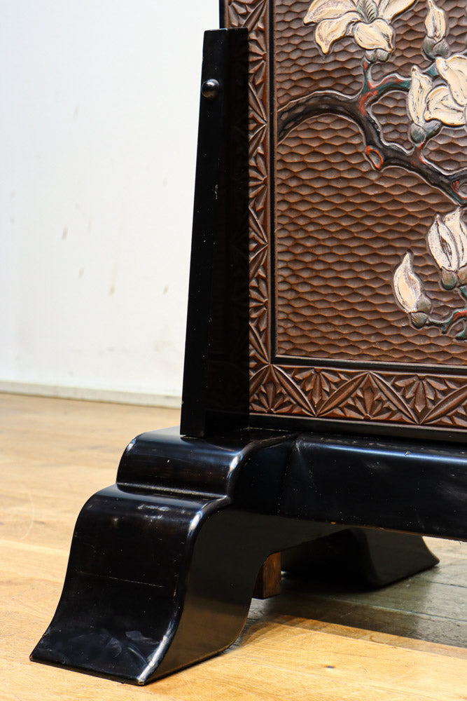 極上!! 雅な色彩で孔雀と鷹を描いた気品漂う衝立　DC8109