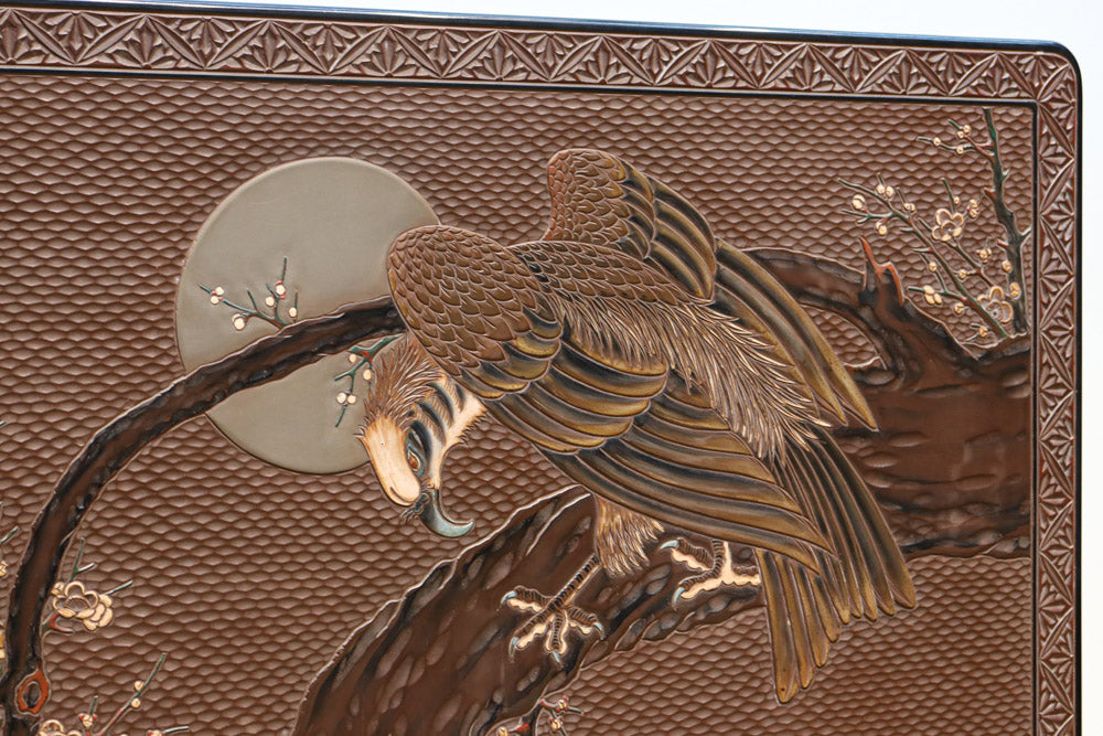 極上!! 雅な色彩で孔雀と鷹を描いた気品漂う衝立　DC8109