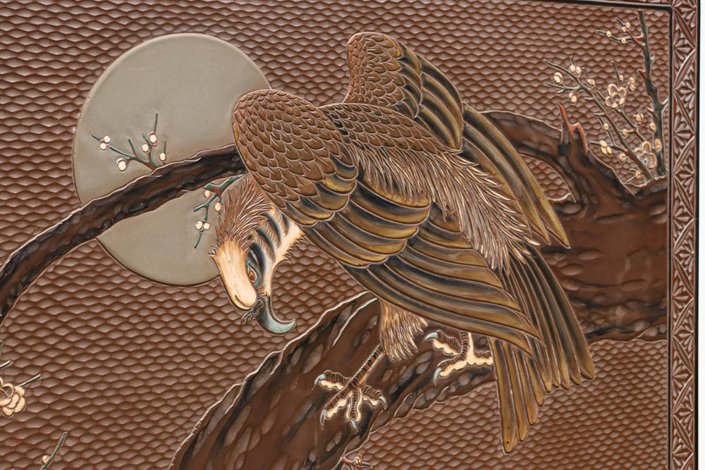 極上!! 雅な色彩で孔雀と鷹を描いた気品漂う衝立　DC8109