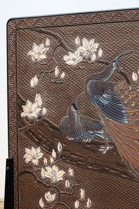 極上!! 雅な色彩で孔雀と鷹を描いた気品漂う衝立　DC8109
