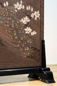 極上!! 雅な色彩で孔雀と鷹を描いた気品漂う衝立　DC8109